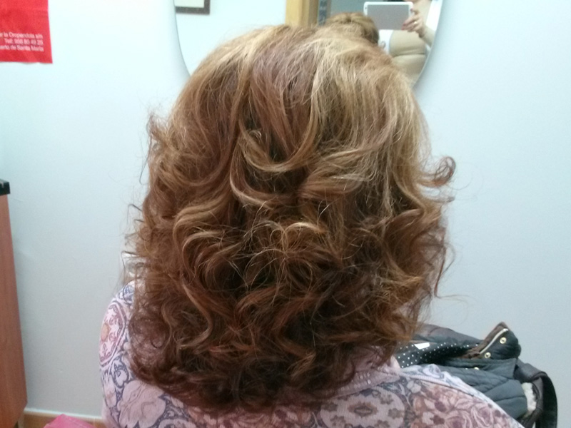 Prótesis de cabello natural